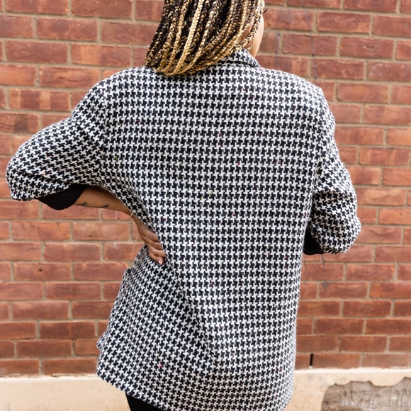 Fitting Image Black and White Houndstooth Blazer - Picture 4 of 5